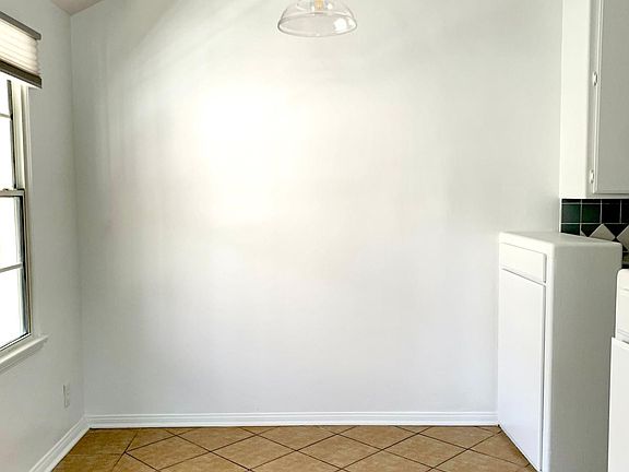 3rd image of 751 1/2 Hayworth Ave