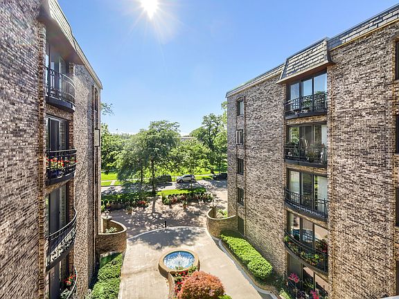 3rd image of 1005 Bonnie Brae Pl APT 4D