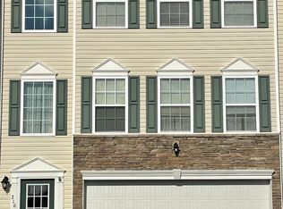 216 Grace Manor Dr, Coraopolis, PA 15108