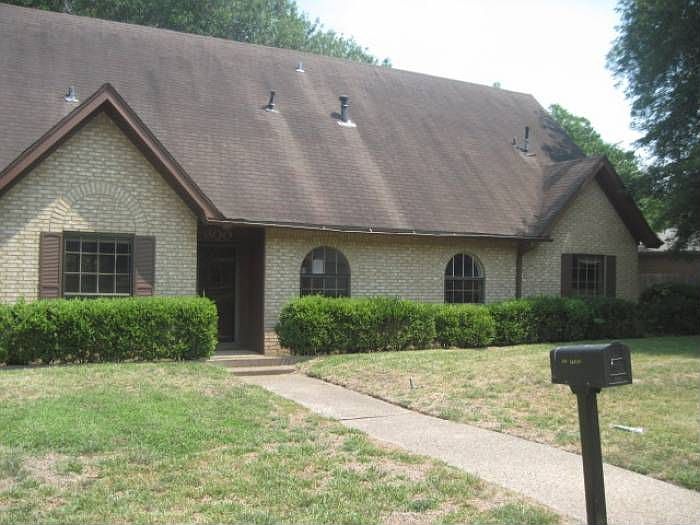 1st image of 600 W Karnes Dr