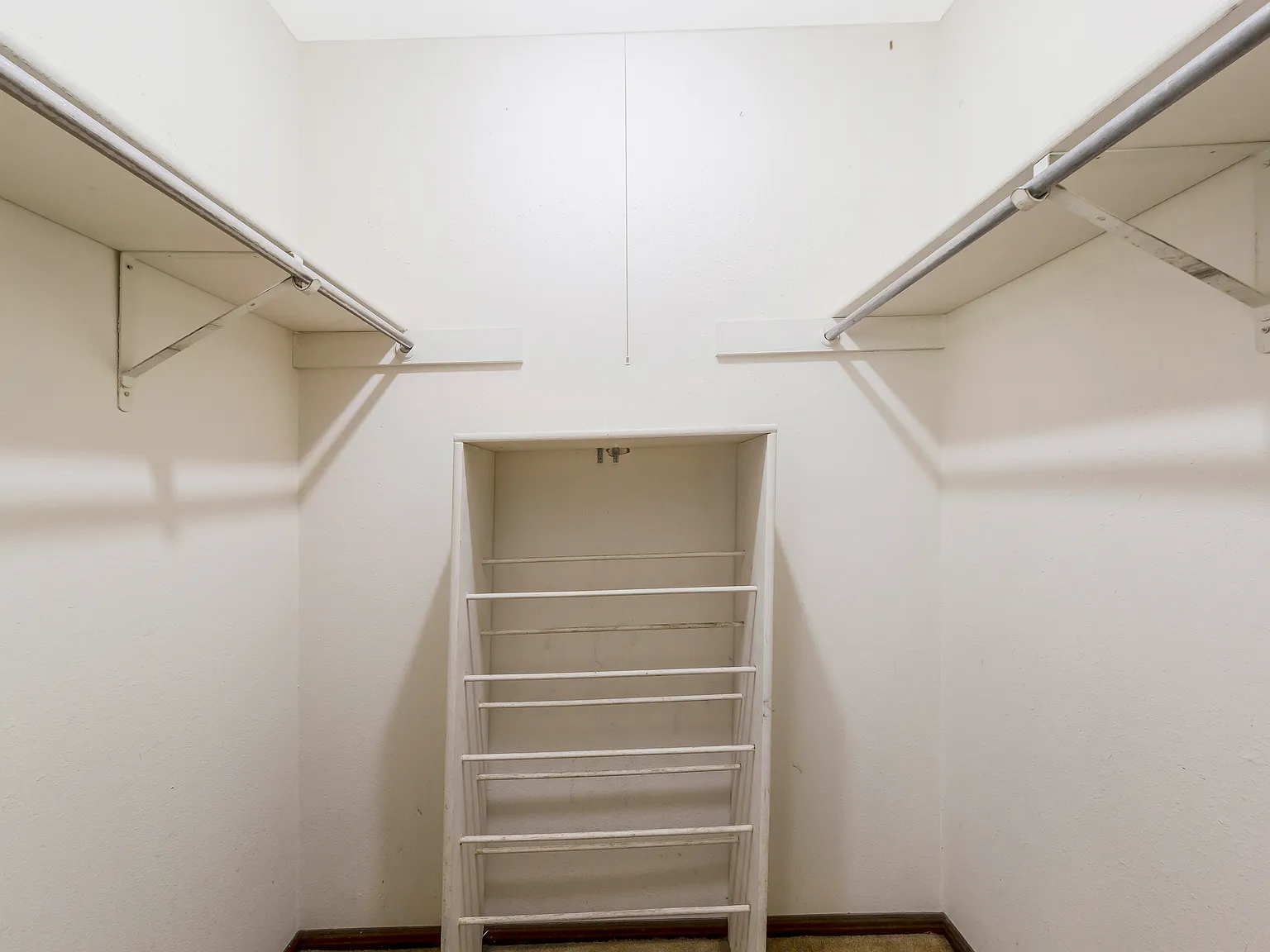 3 bed, 1410 sqft, $1,600 — Photo 4