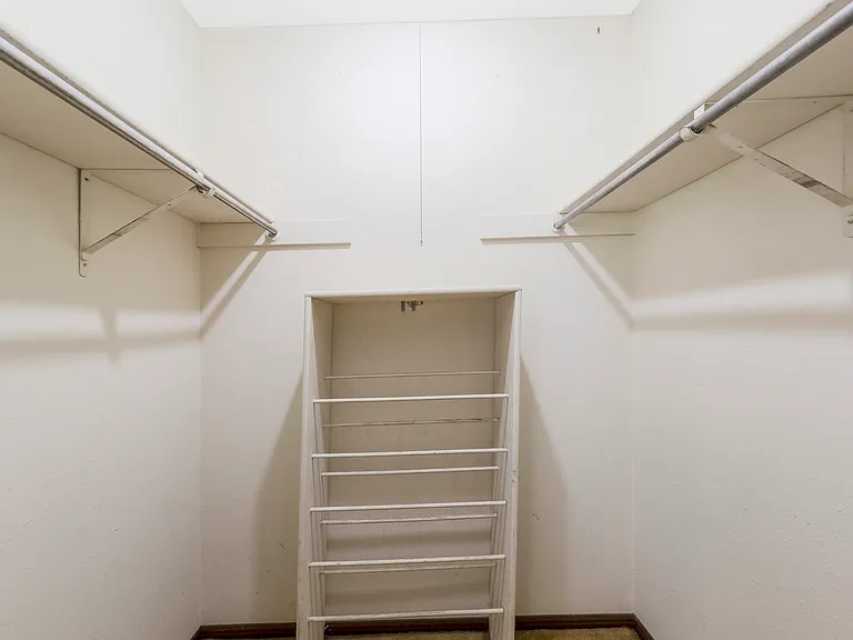 112 Castle Row — Photo 4