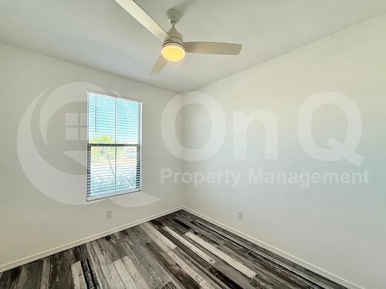 349 E Hawaii Dr — Photo 22