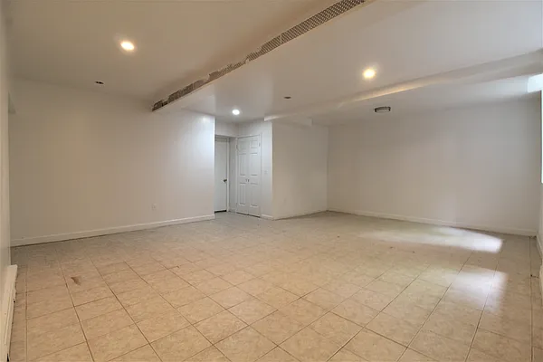 Rented by Guidance Realty Corp. | media 21