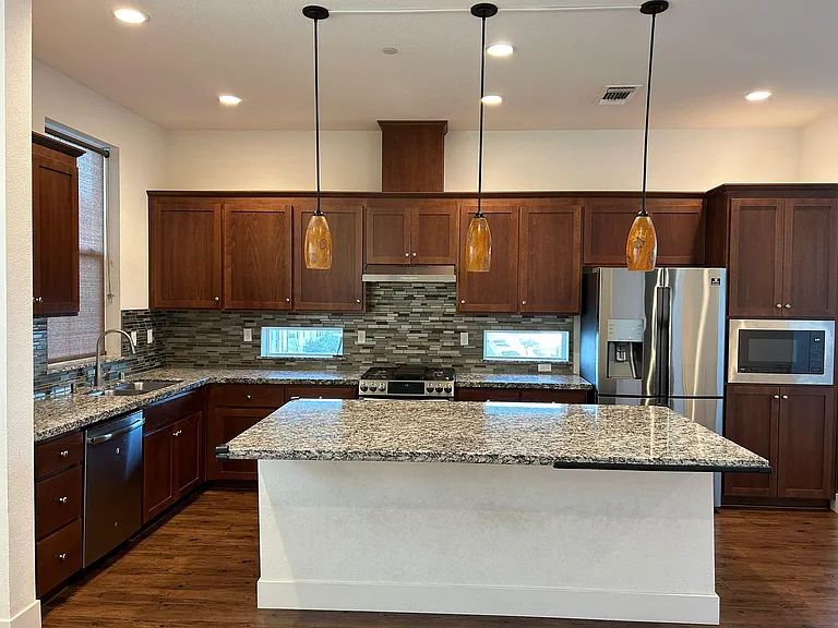 37435 Bay Crest Rd — Photo 3
