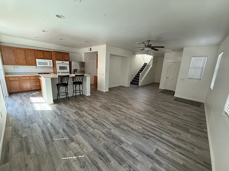 1880 Sora Ct — Photo 6