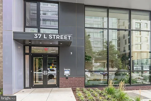37 L St SE Photo 1