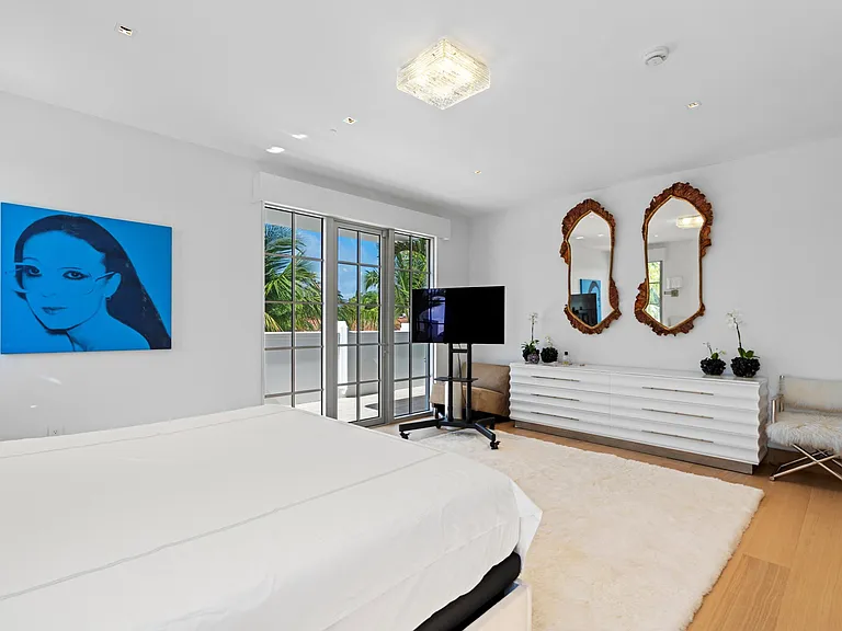 247 Worth Ave #PENTHOUSE — Photo 21