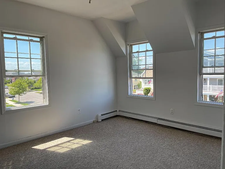 420 W Fulton St — Photo 11