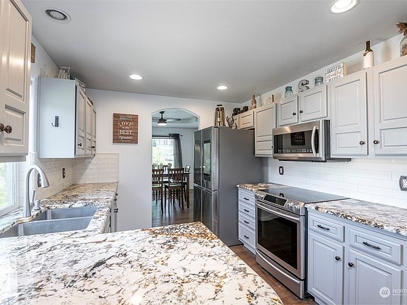 5th image of 24716 106th Avenue Ct E