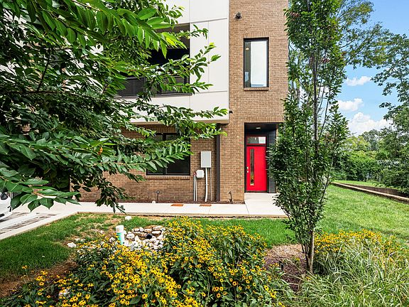 2nd image of 1242 2nd Ave S #7