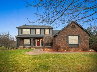 2280 Chestnut Cir, Lake Orion, MI 48360