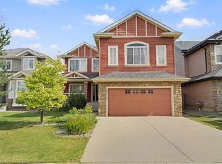 6415 Sandin Cres NW, Edmonton, AB T6R 0E9
