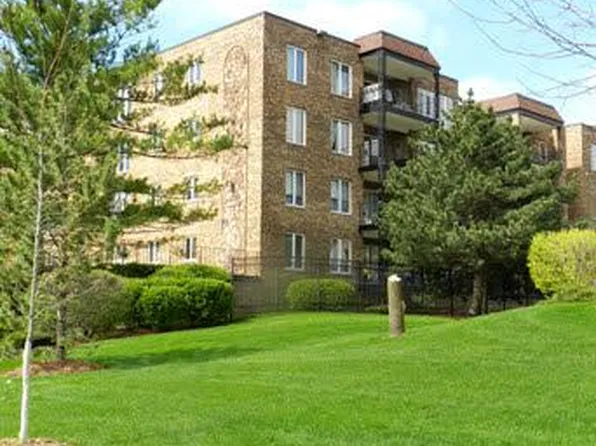 467 Hiawatha Trl, Wood Dale, IL 60191