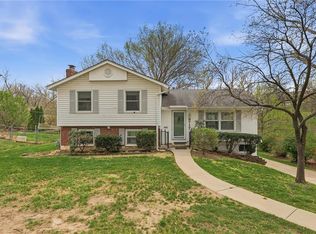 8717 W 73rd St, Prairie Village, KS 66204