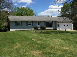 17829 Snyder Rd, Chagrin Falls, OH 44023