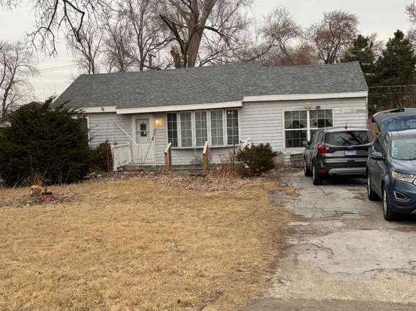 7930 W 99th St, Hickory Hills, IL 60457