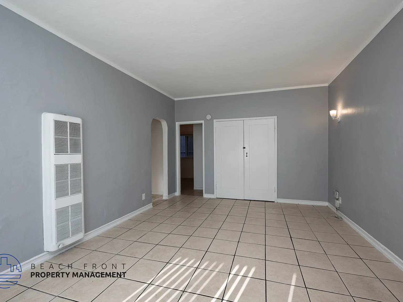 1430 Elm Avenue — Photo 2
