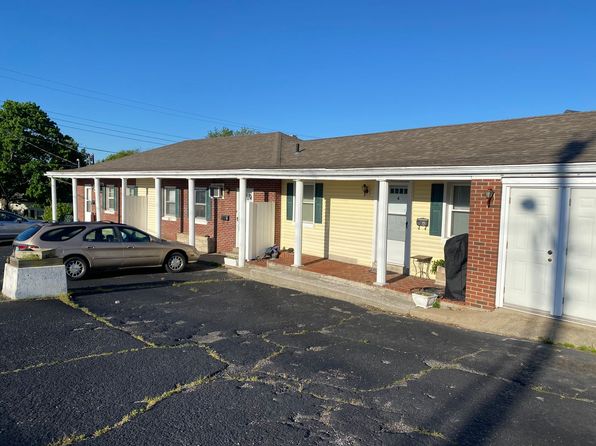 586 S College St UNIT 3