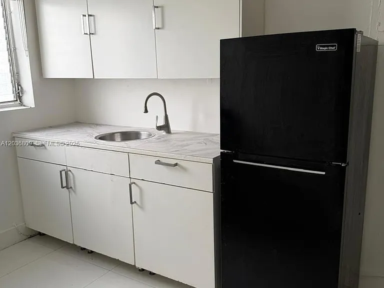 825 Euclid Ave #4 — Photo 11