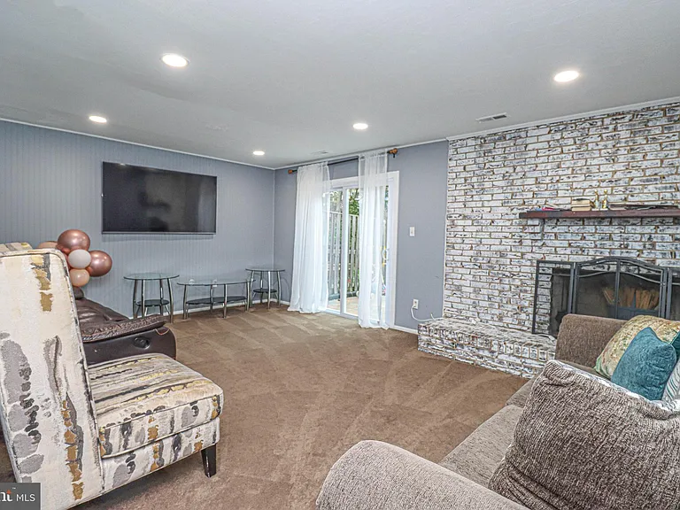 2426 Vineyard Ln — Photo 29