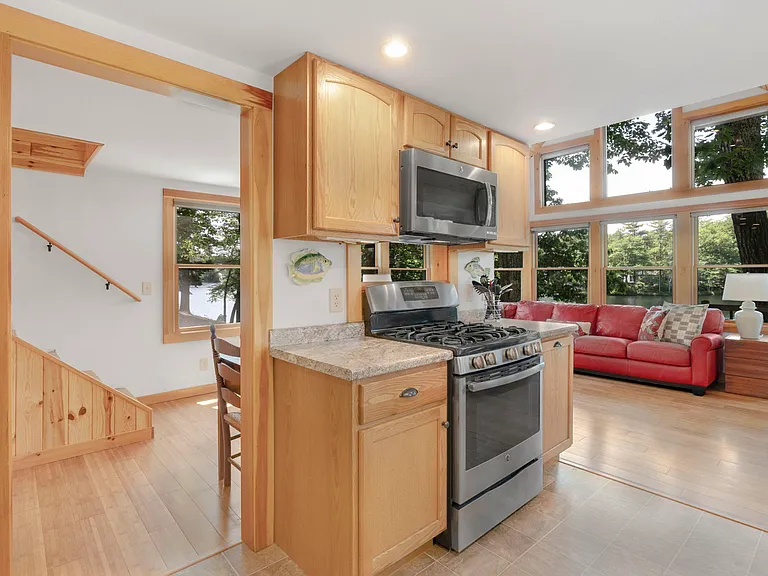 120 Anglers Rd — Photo 5