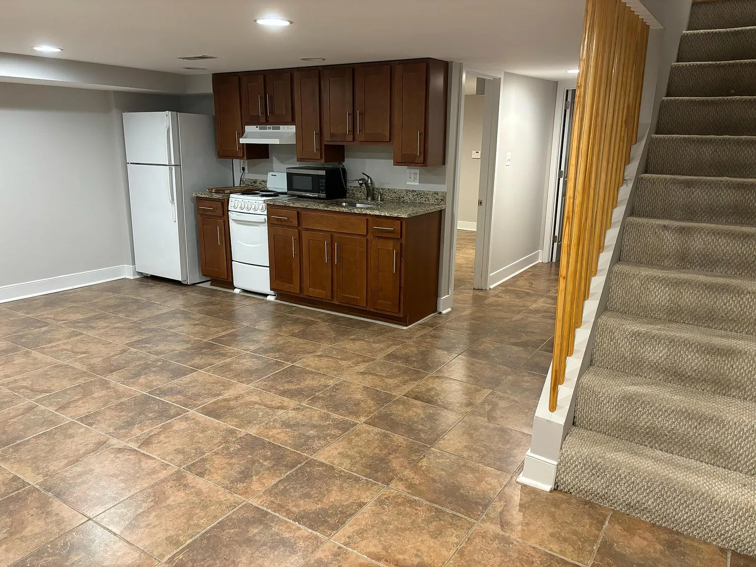 1 bed, 700 sqft, $1,700 — Photo 2