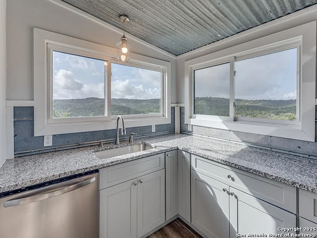 238 Ledgeview Dr — Photo 7