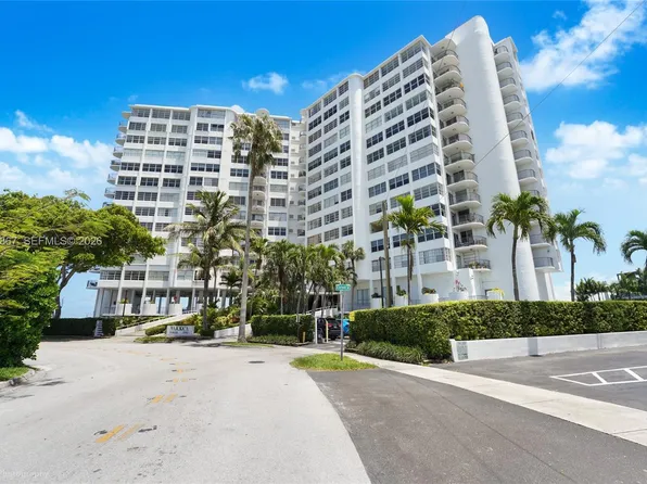 11930 N Bayshore Dr APT 909, North Miami, FL 33181