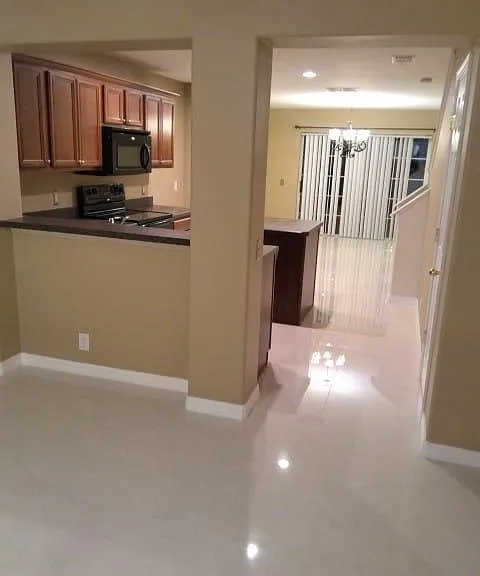 2568 Hidden Cove Ln — Photo 13