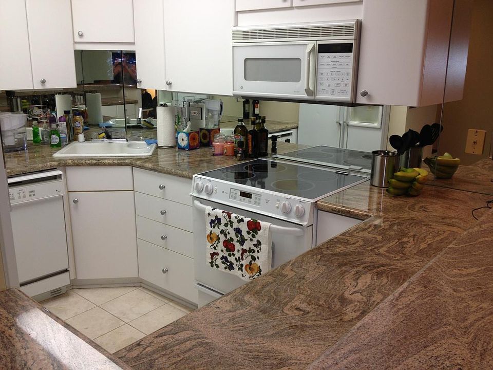 2nd image of 111 E Chestnut St APT 39E
