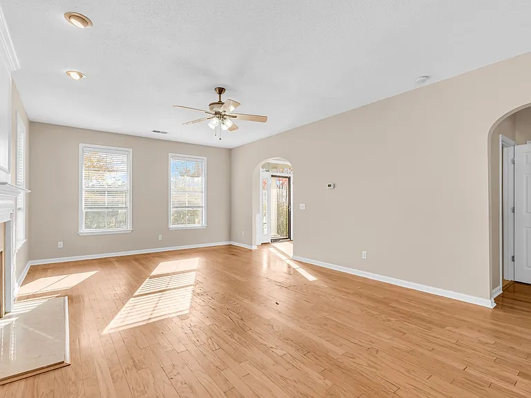 16 Bushwood Dr — Photo 10