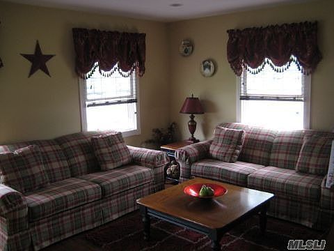 2nd image of 42 Acorn Ln