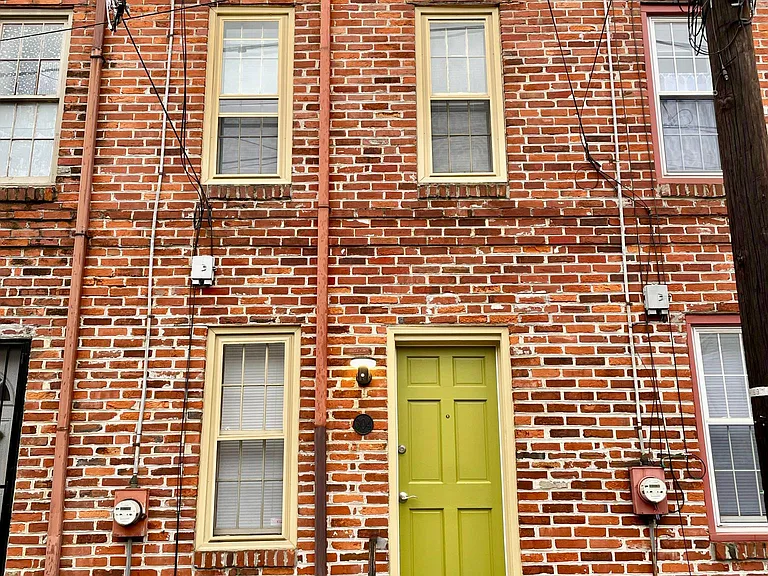 304 Sears St — Photo 4