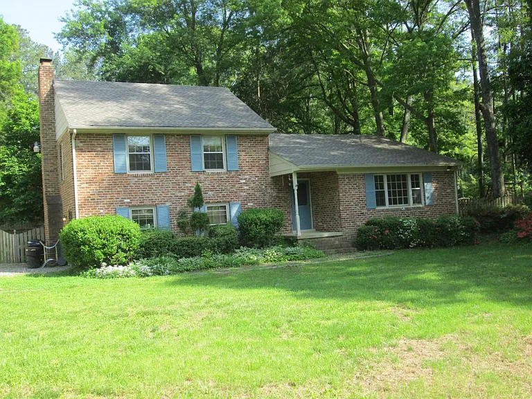 301 Janlar Dr — Photo 1
