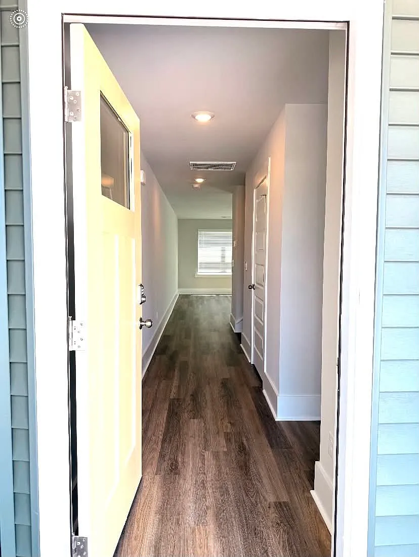4 bed, 2.5 bath, 1555 sqft, $2,250 — Photo 3