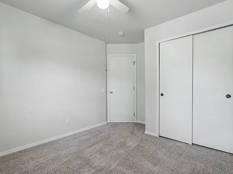 1430 Tamarisk Dr — Photo 21