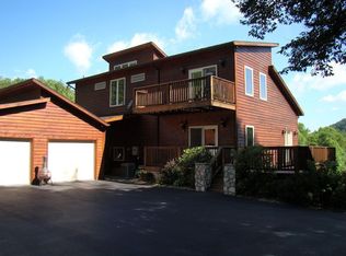 211 W Point Dr, Vilas, NC 28692