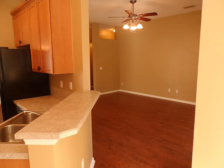 979 Steeplechase Ln — Photo 9