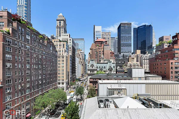 Rented by CORE | media 11