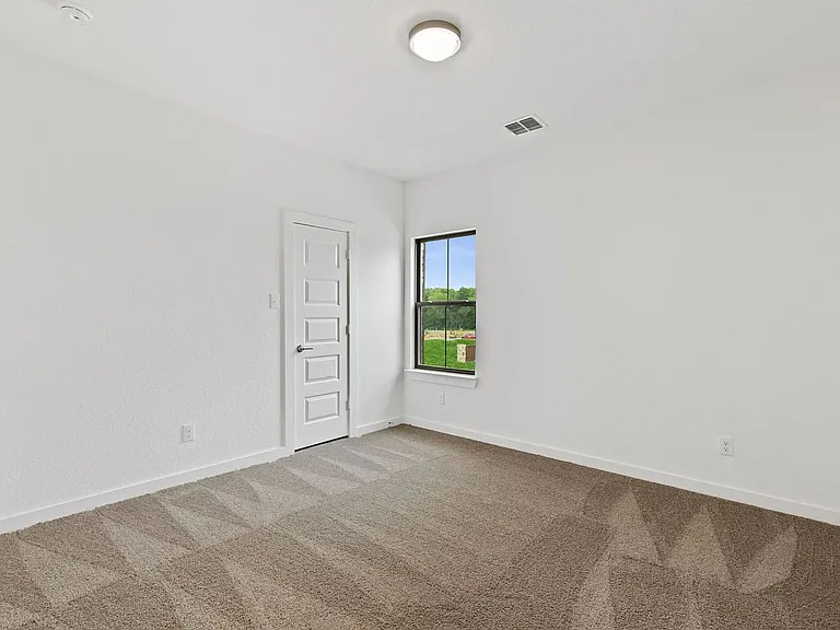 1111 Birchwood Ln — Photo 8