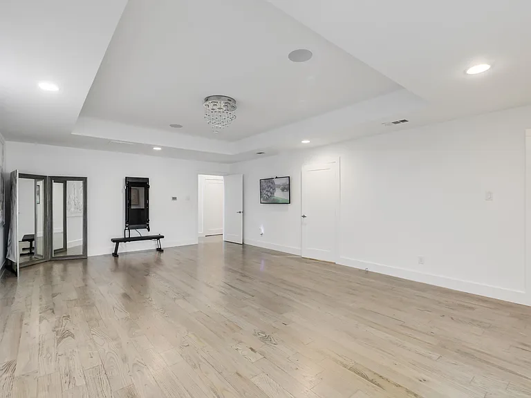 4139 Allencrest Ln — Photo 32