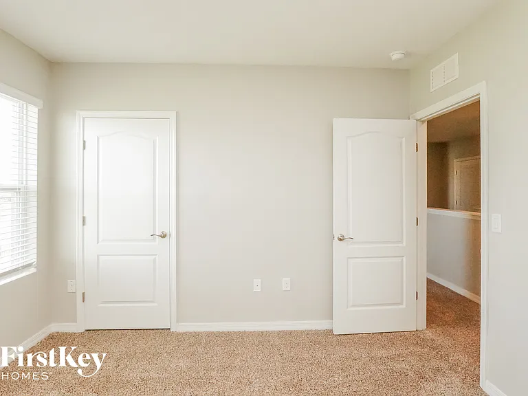 465 Noble Ave — Photo 10