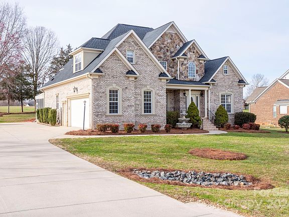 2nd image of 4717 Campobello Dr
