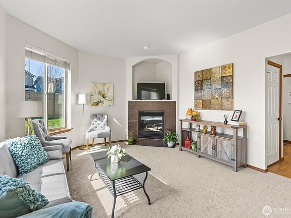 4th image of 11506 188th Street E