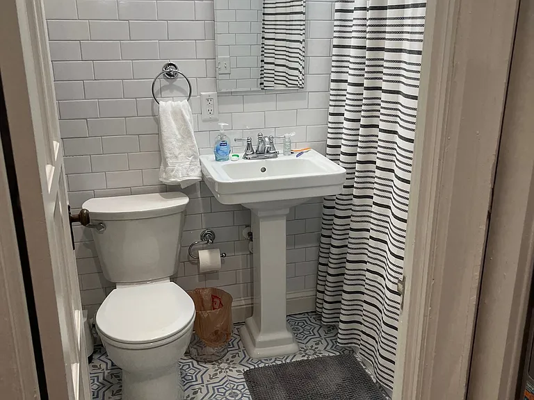 2223 Saint Johns Ave #4 — Photo 23
