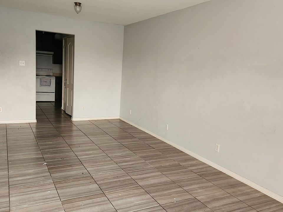 2nd image of 3304 Hillcrest Dr #6