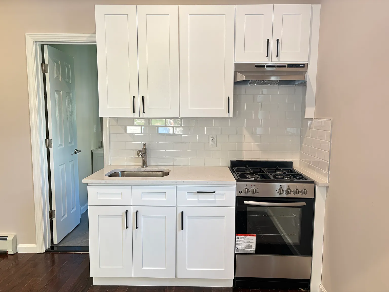 Studio, 500 sqft, $1,800 — Photo 1