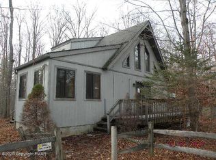 7160 Winnebago Dr, Pocono Lake, PA 18347