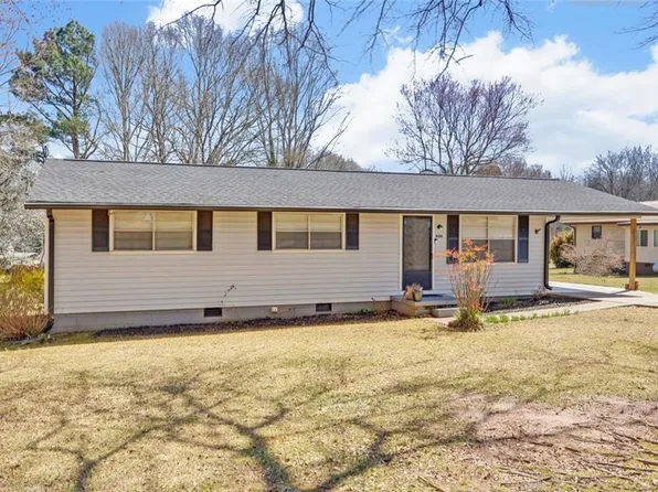 4135 McClure Dr, Oakwood, GA 30566